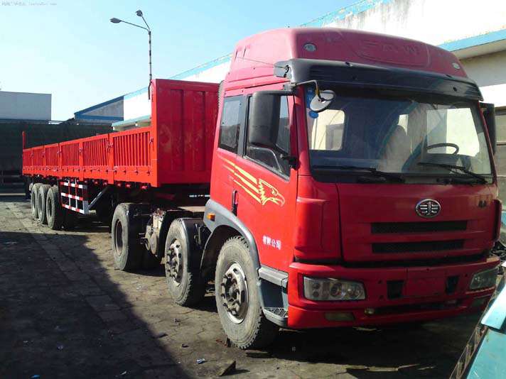13米半掛6橋標(biāo)箱車
